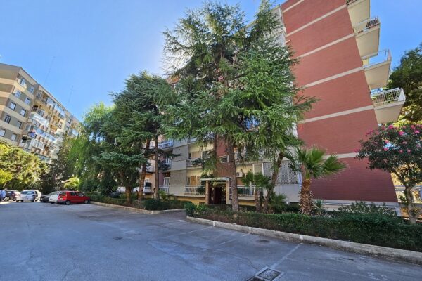 Poggiofranco - Via R. Kennedy - Ampio Appartamento con Posto Auto